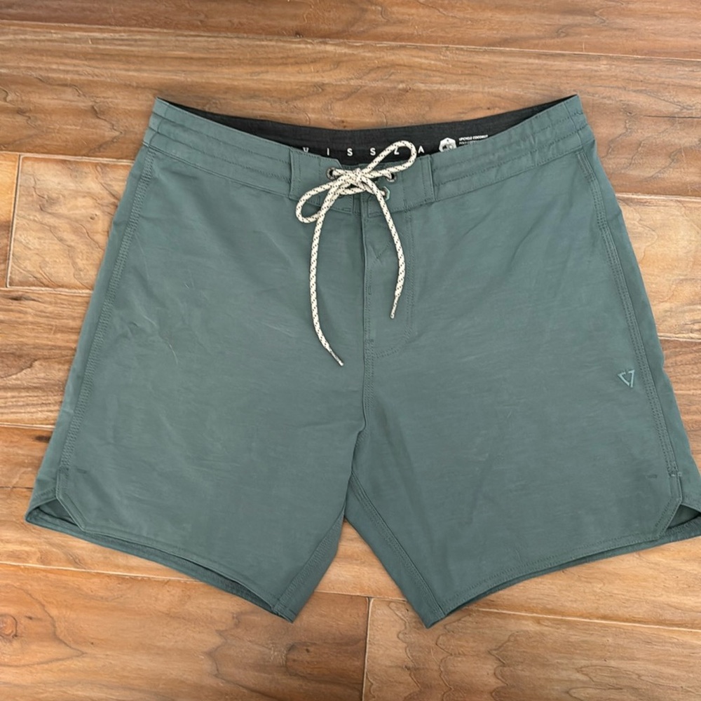 BRAND NEW Vissla Men’s Swim Trunks